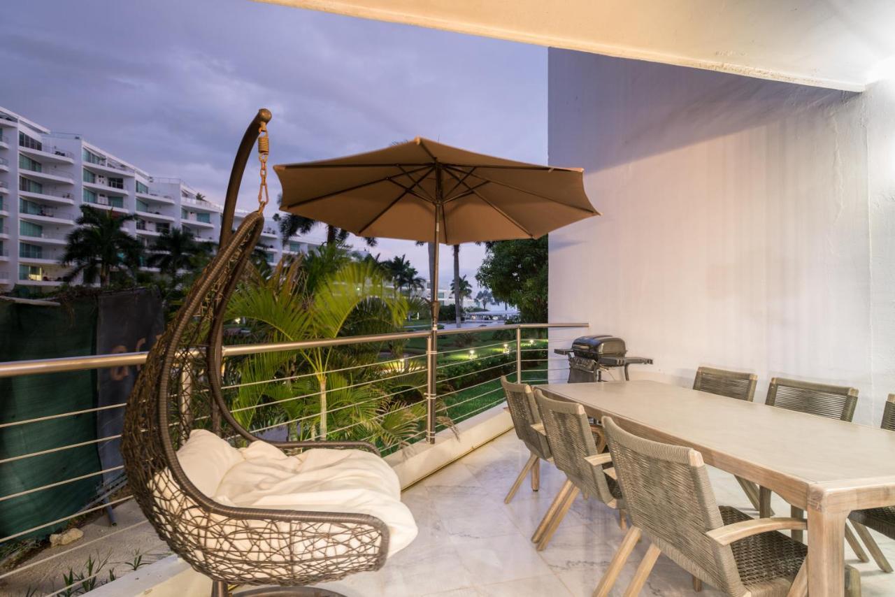 RESTYLE: Ocean front pool Nuevo Vallarta — 4-Star Luxury Hotel in Nuevo Vallarta, Mexico