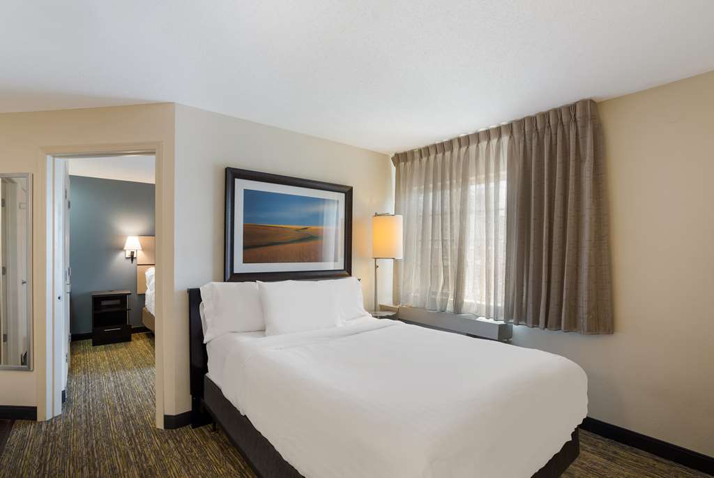 Sonesta Simply Suites Des Moines - photo 15