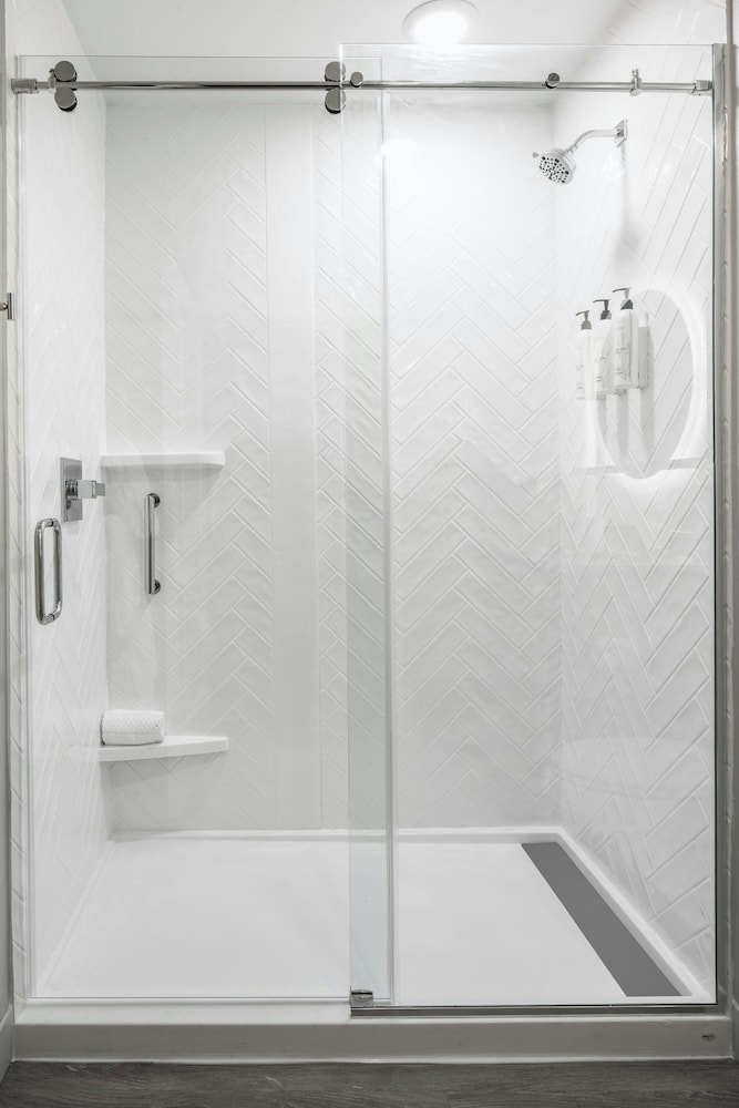 TownePlace Suites by Marriott Oconomowoc - photo 23