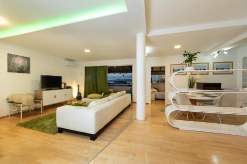 Lux Apartment — 4-Star Luxury Hotel in Tucepi, Croatia