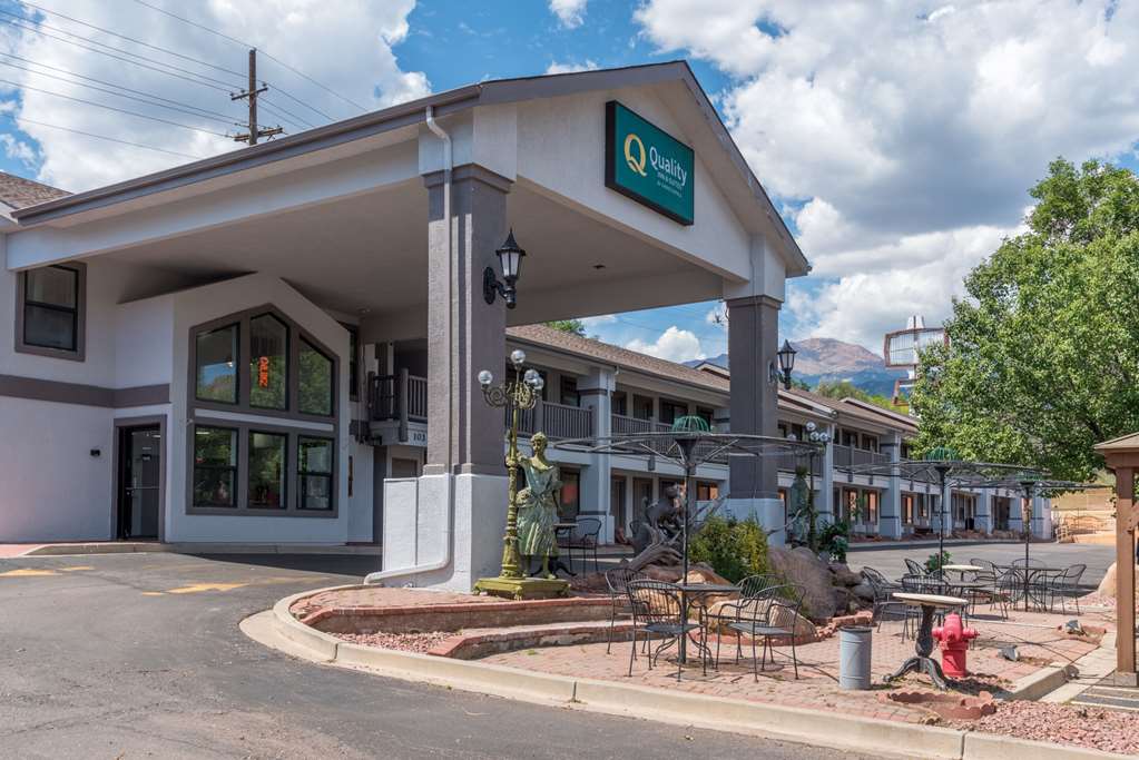 Quality Inn & Suites Manitou Springs at Pikes Peak - photo 2