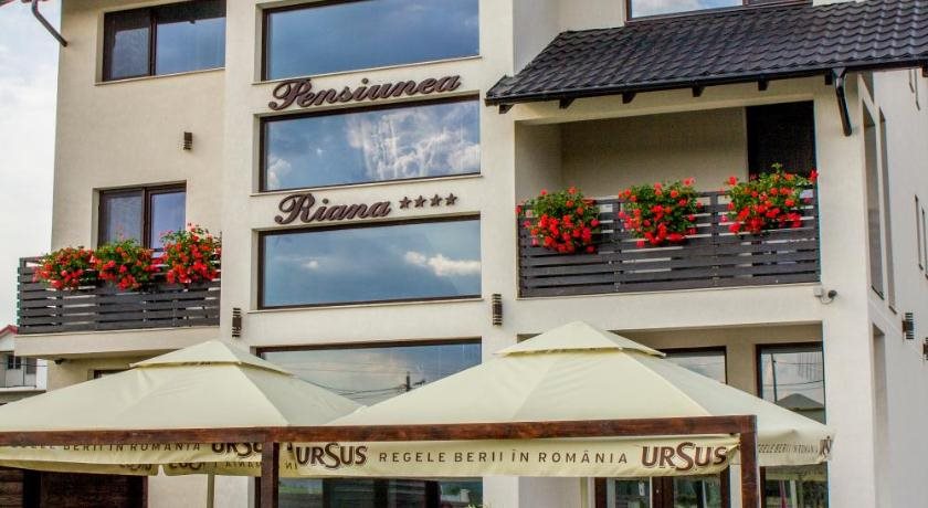 Riana - carbon neutral hotel in Vidra