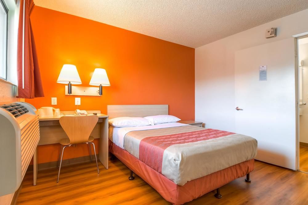 Motel 6 Los Angeles Harbor City - photo 9
