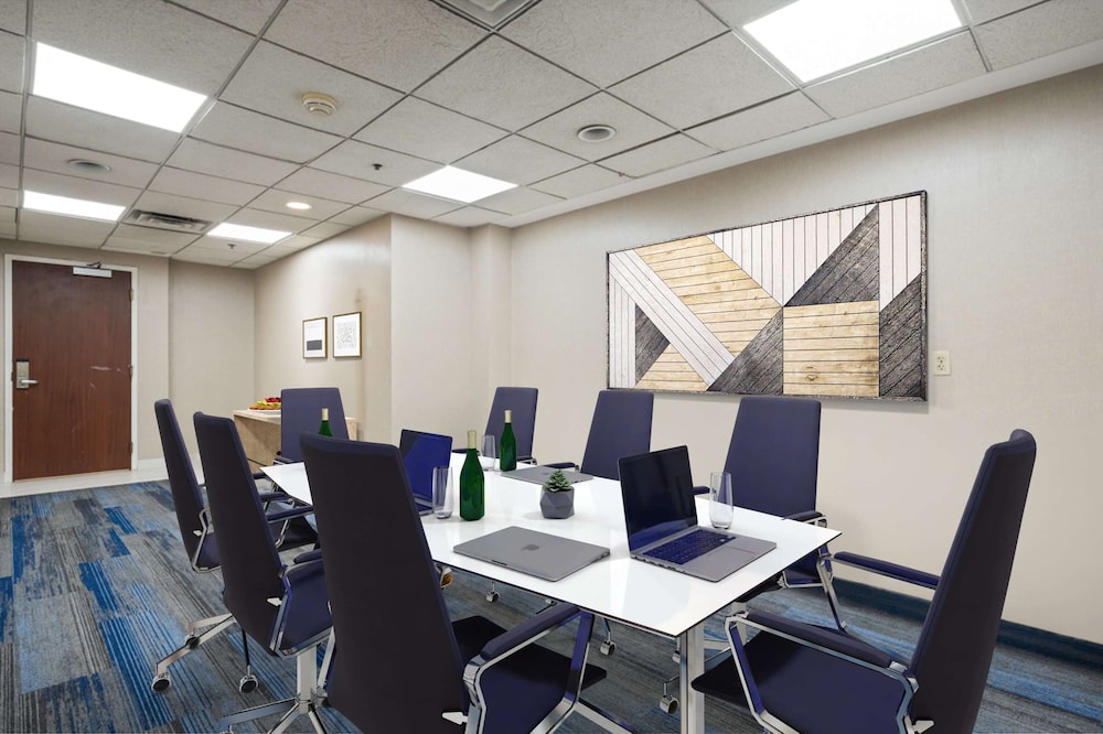 Hampton Inn Ridgefield Park - photo 65