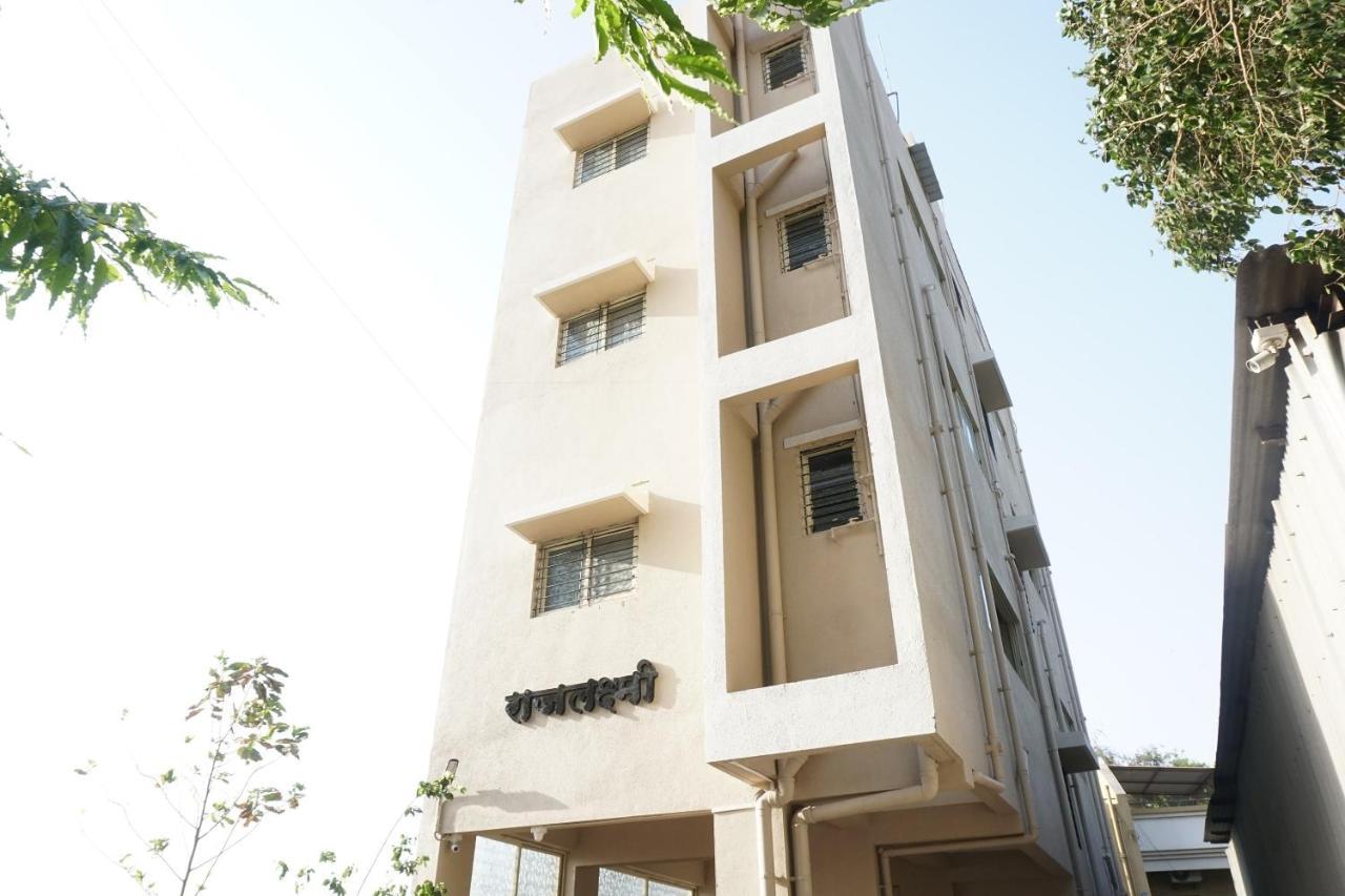 Oyo 37456 Arusai - last minute hotel in Pune