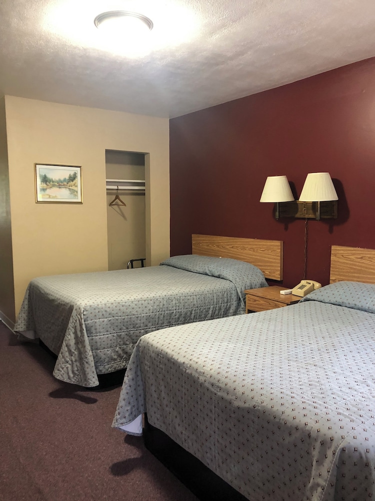 Laurel Park Inn - photo 16