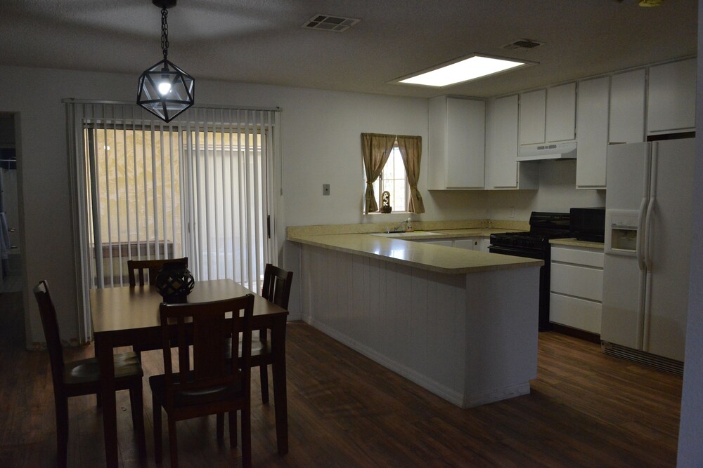 Mojave Trails Inn and Suites - photo 11