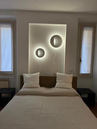 Casa Vercelli delizioso bilocale moderno nella vecchia Milano — 4-Star Luxury Hotel in Milan, Italy