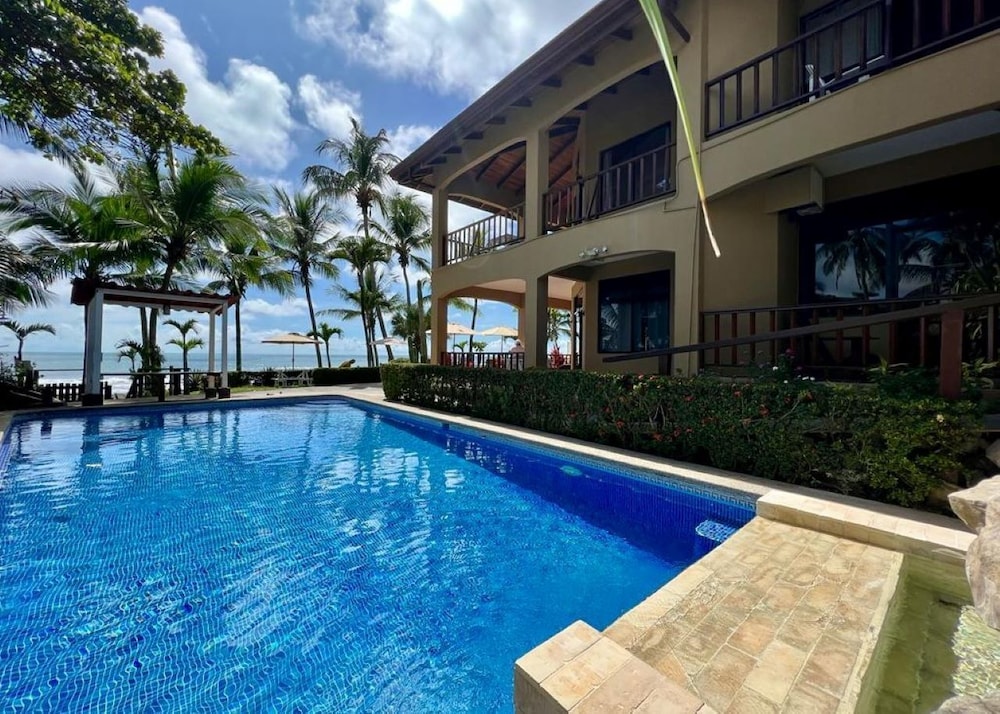 The Backyard Hotel - carbon neutral hotel in Jaco