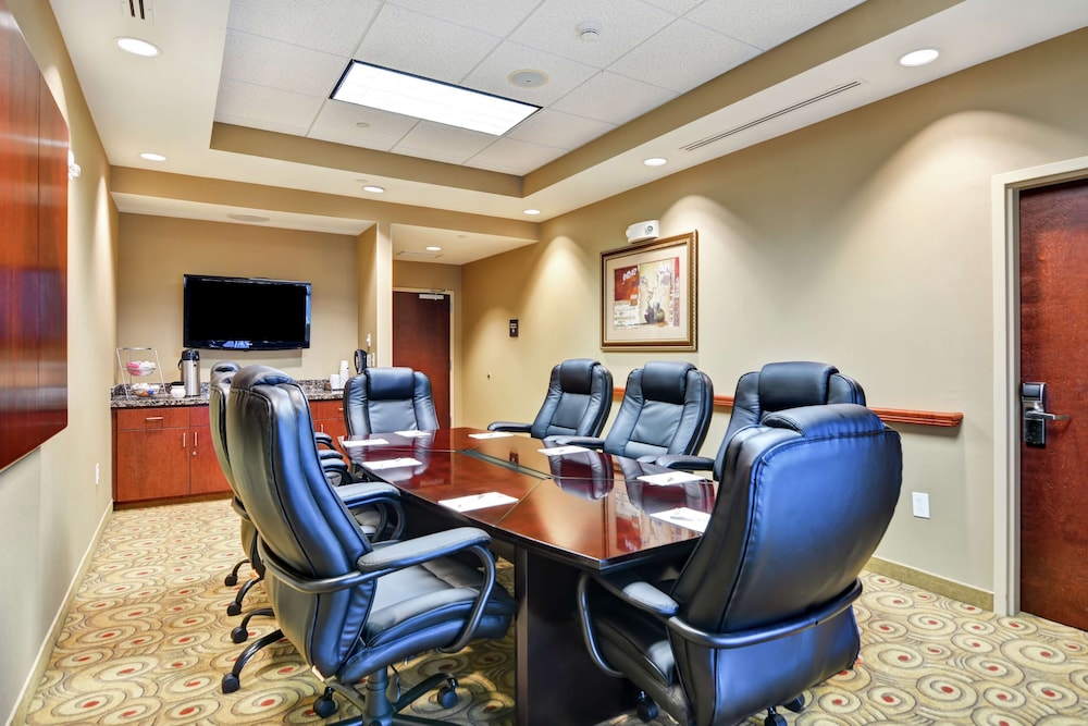 Hampton Inn & Suites Fredericksburg at Celebrate Virginia - photo 72