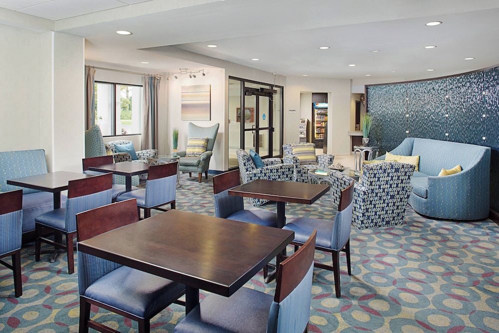 SpringHill Suites Manchester Boston Regional Airport - photo 4