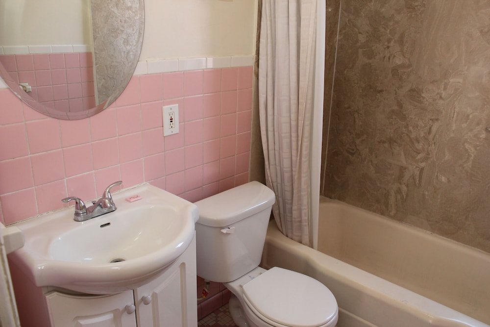 La Siesta Motel - photo 24