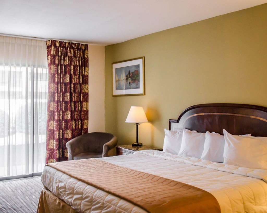 Quality Inn & Suites Pensacola Bayview - photo 7