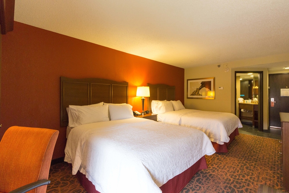 Hampton Inn Columbus South - photo 21