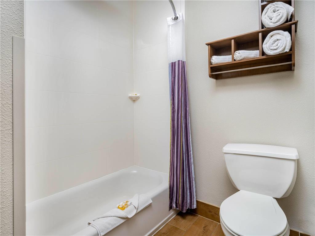 La Quinta Inn & Suites by Wyndham NW Tucson Marana - photo 40