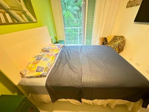 Bertioga sobrado cinematográfico em condomínio prox praia de Guaratuba in Bertioga, Brasil