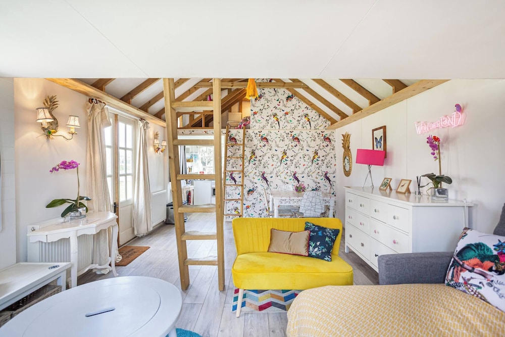 Tiny House In Wonderland 22316776 — Henfield