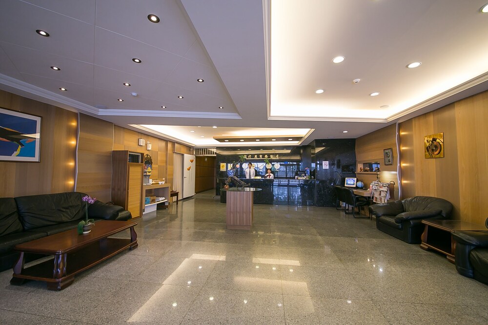 Jiuning Business Hotel - last minute hotel in Tainan