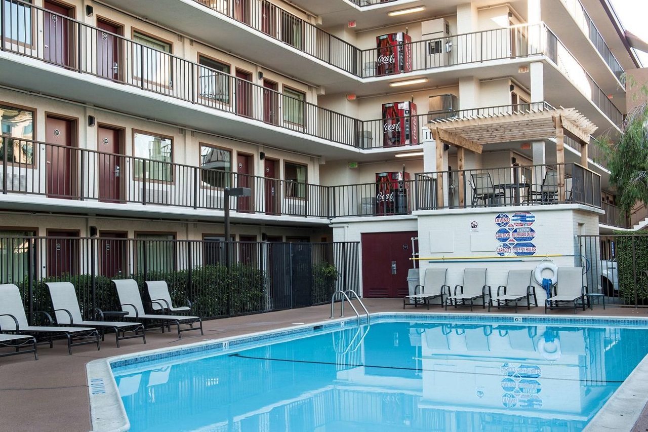 Red Roof Plus San Francisco Airport — hotel in Burlingame