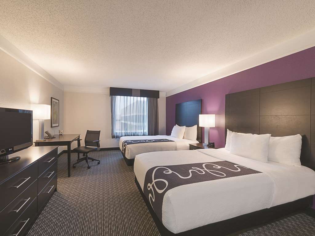 La Quinta Inn & Suites by Wyndham Austin Round Rock - photo 17