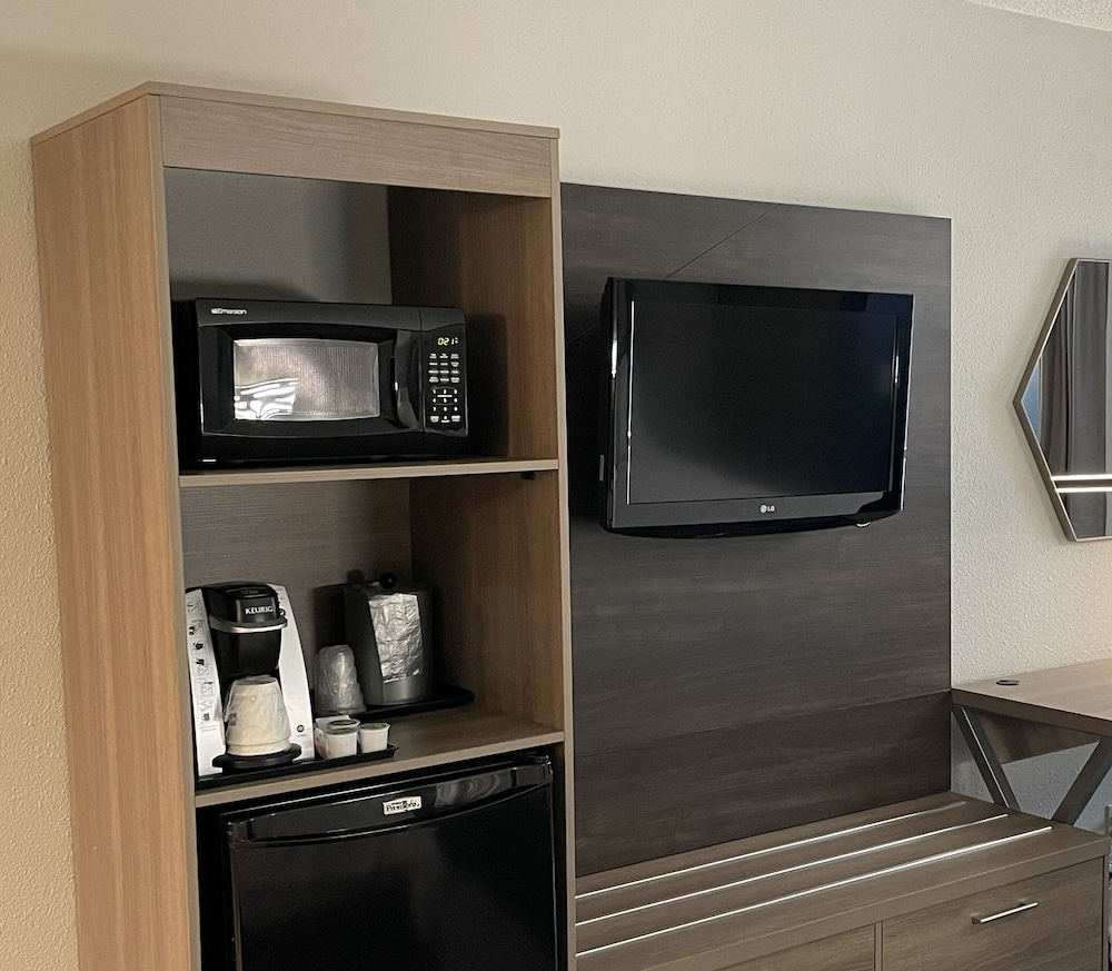 Holiday Inn Express Burlington by IHG - photo 8