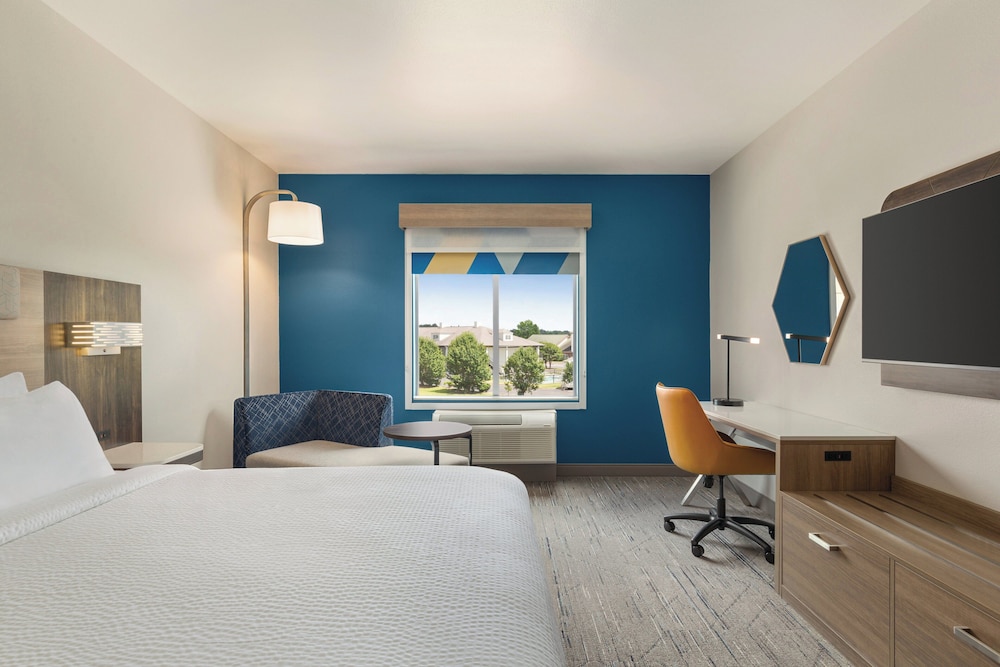 Holiday Inn Express & Suites Bessemer Birmingham SW by IHG - photo 10