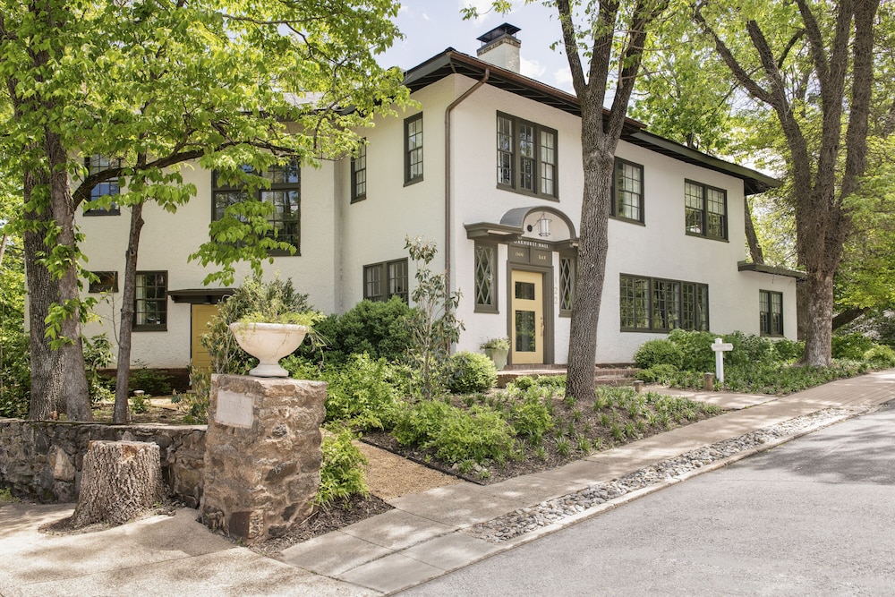 Oakhurst Inn at the University - photo 61