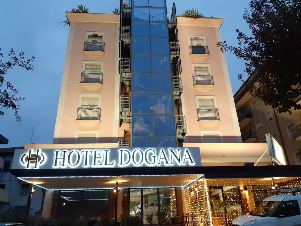 Hotel Dogana — hotel in Serravalle