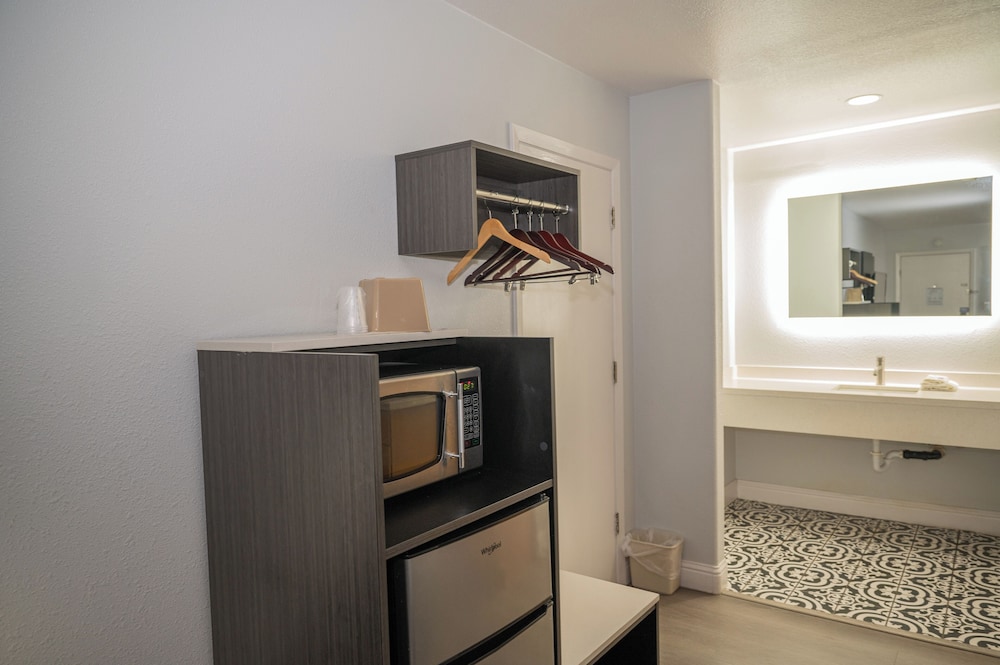 Motel 6 Soledad CA - photo 19