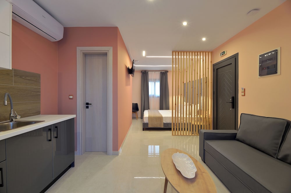 Swan Paradise Residences — 4-Star Luxury Hotel in Loutra Oraias Elenis, Greece