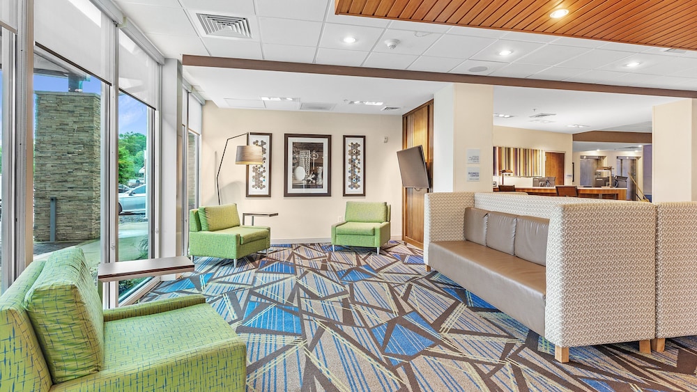 Holiday Inn Express & Suites Mobile University Area by IHG - photo 70