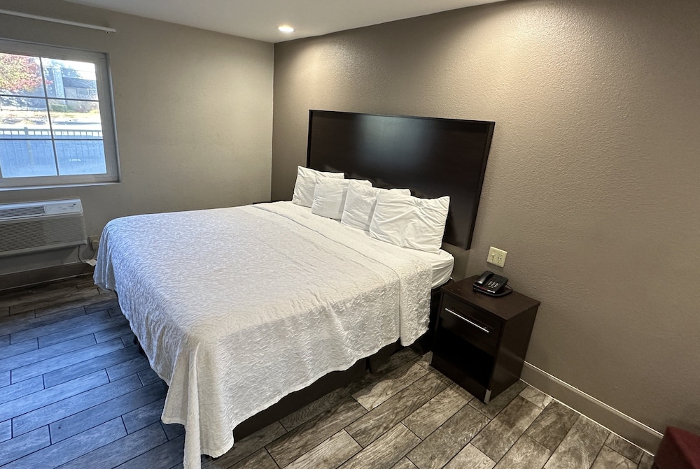 Red Roof Inn Hayward - photo 5