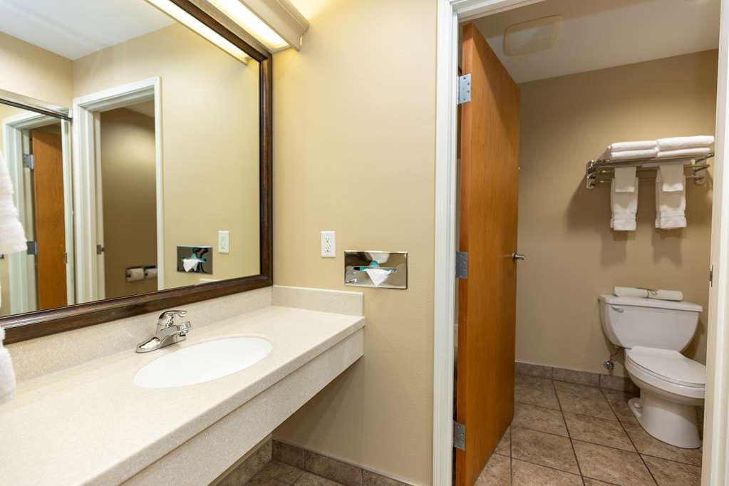 Best Western Lodge At River's Edge - photo 41