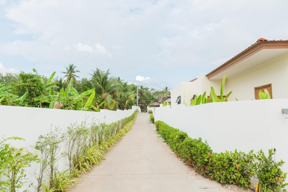 Nenuphar Villa by G Estate — 4-Star Luxury Hotel in Rawai, Thailand