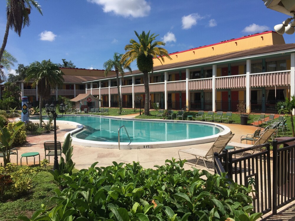 Rodeway Inn Holiday FL - photo 20