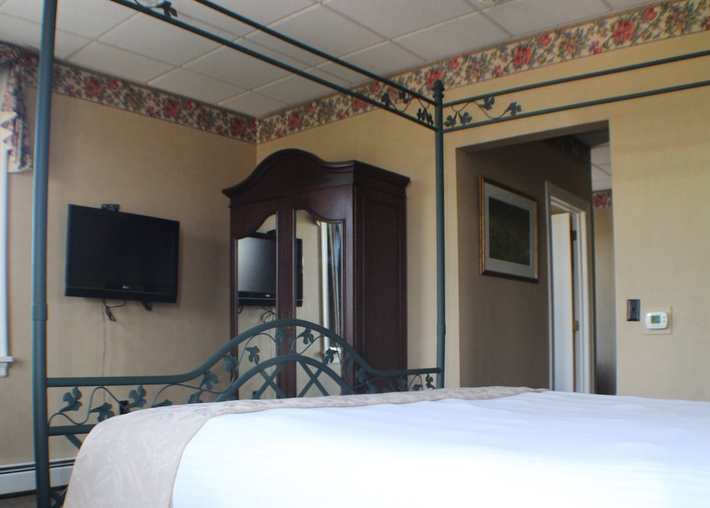 Waynebrook Inn Est 1865 - photo 20