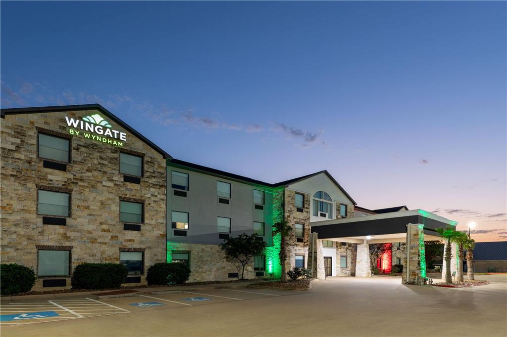 Hawthorn Extended Stay by Wyndham College Station South - photo 4