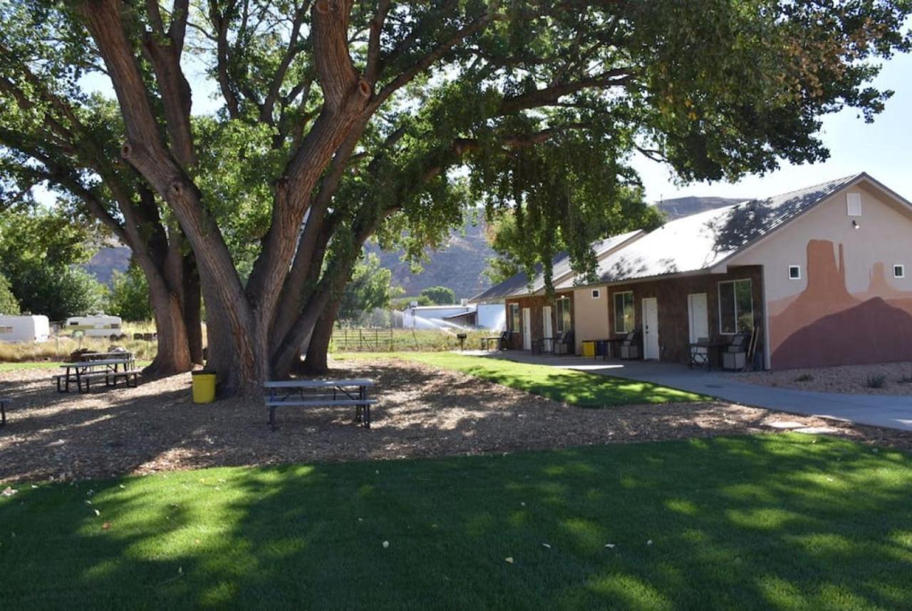 Bunkhouse 6A With Fridge and Microwave — hotel in Laverkin