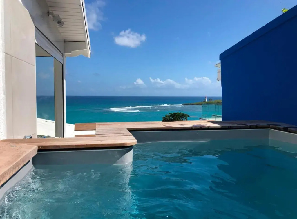 DEEP BLUE Vue mer Piscine privative 2 chambres — 4-Star Luxury Hotel in Le Gosier, Guadeloupe