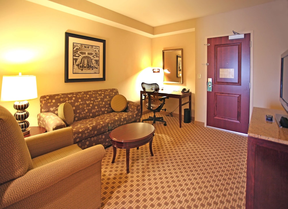 Hilton Garden Inn Cincinnati Blue Ash - photo 12