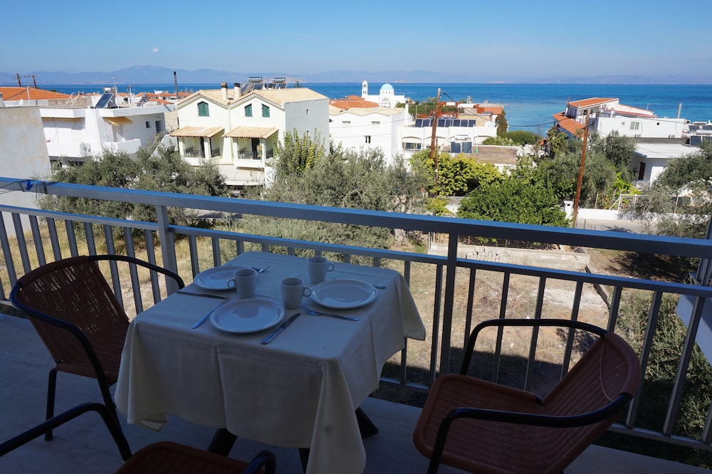 Yialos Studios - carbon neutral hotel in Skala