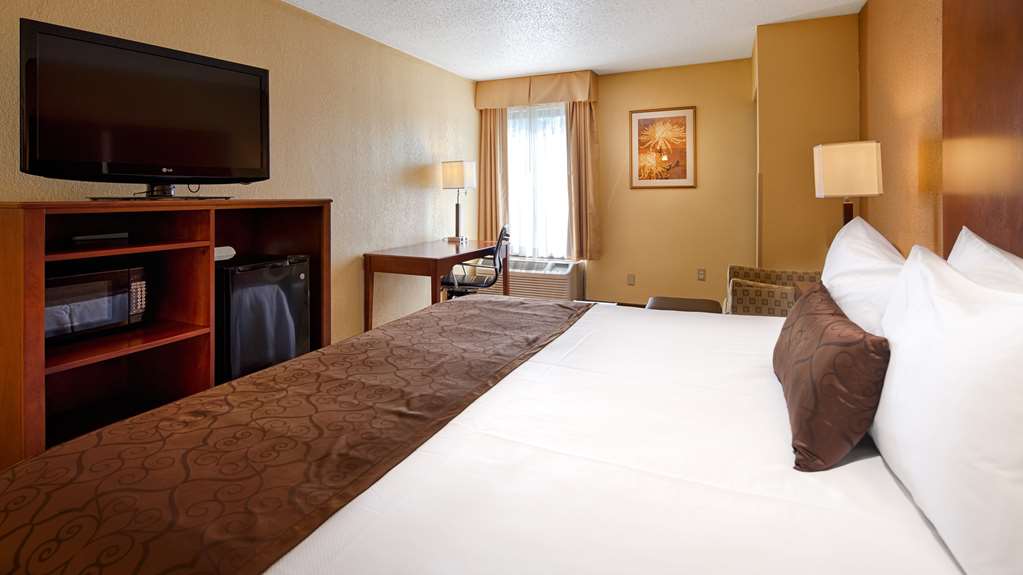 Best Western Plus Richmond Airport Hotel - photo 11