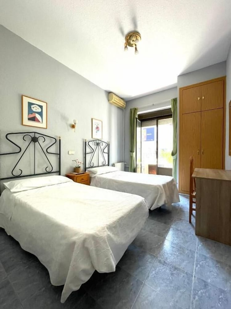 Hostal Residencia Fernandez Madrid hotel