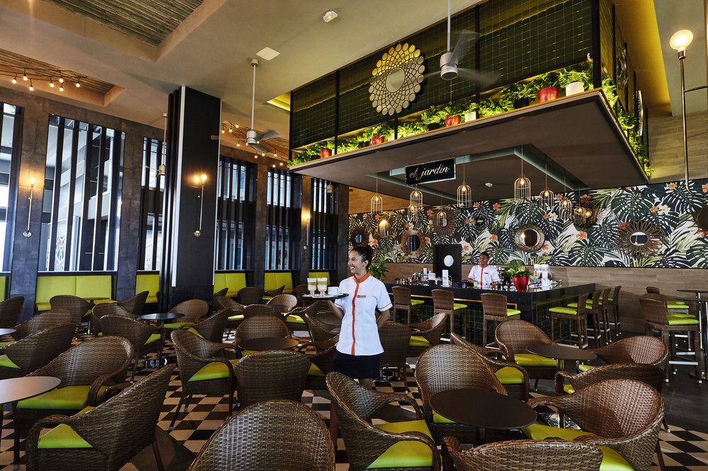 Hotel Bar
