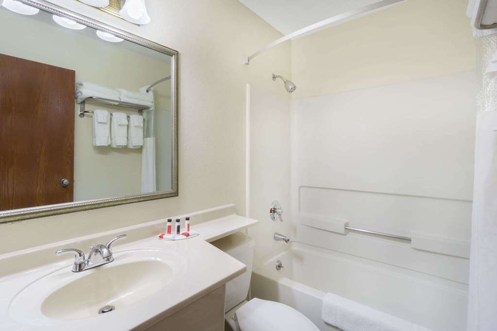 Baymont by Wyndham Huber Heights Dayton - photo 10