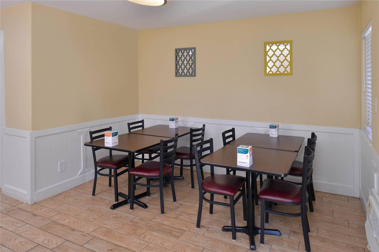 Econo Lodge Kennewick Tri Cities - photo 9