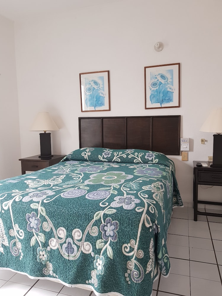 Hotel Suites Le Monde