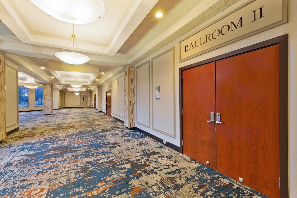 Crowne Plaza Columbus North Worthington by IHG - photo 44