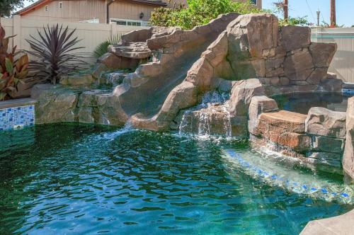 F 32 La Casa de Mickey — 4-Star Luxury Hotel in Anaheim, United States