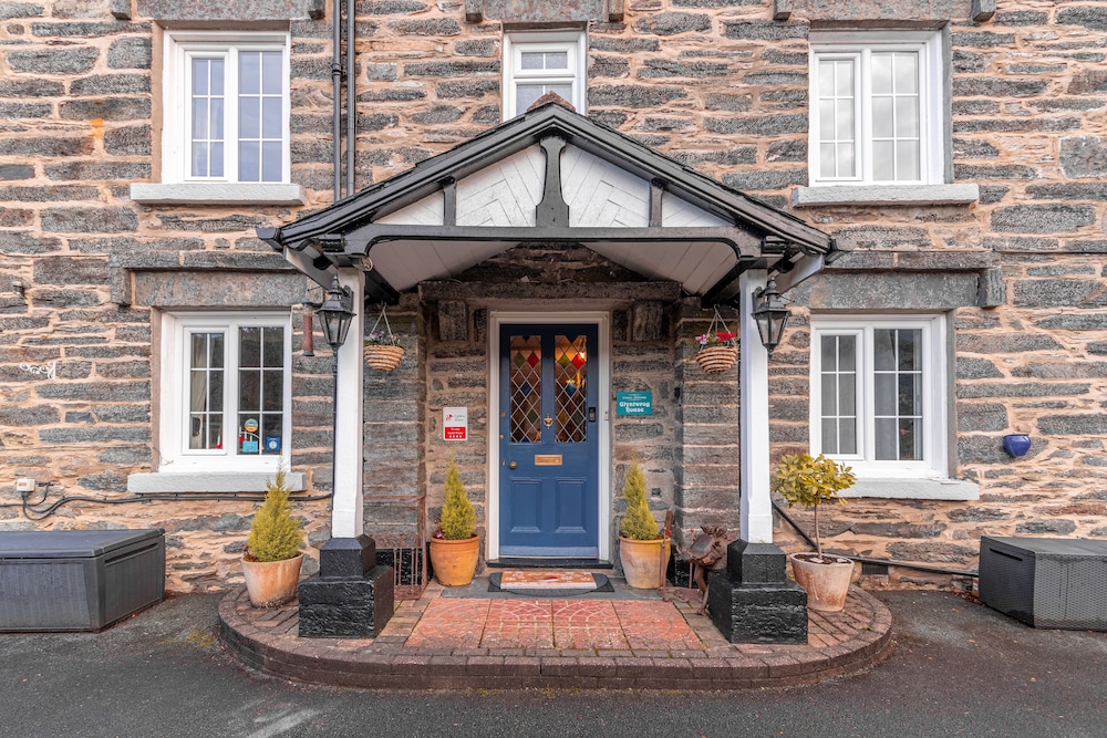 Glyntwrog House — 4-Star Luxury Hotel in Betws-Y-Coed, United Kingdom